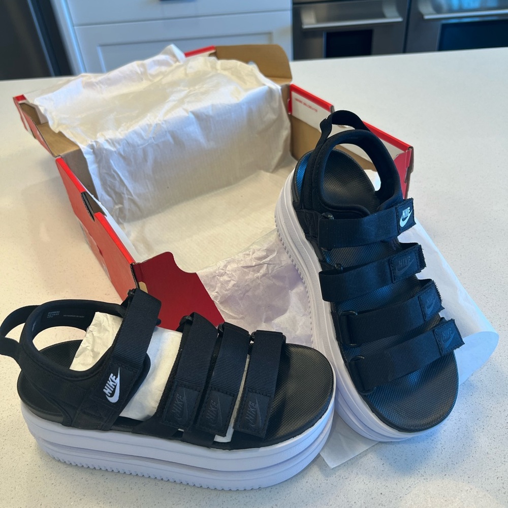 Nike Icon Classic platform sandals in triple white and black NEW